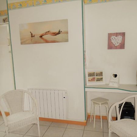 Appartement Avec Cour A 50M De La Plage メール・レ・バン エクステリア 写真